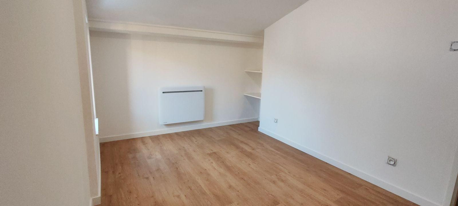 
                                                Location
                                                 Maison entièrement rénovée
