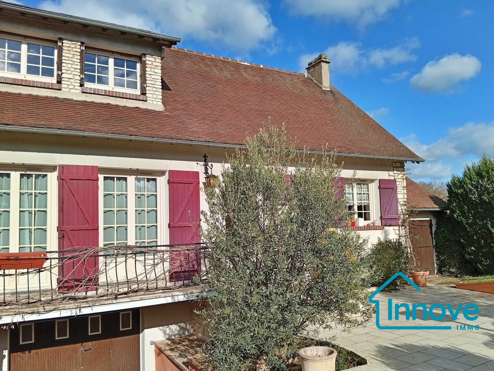 
                                                Vente
                                                 Maison familiale - 10 min HOUDAN - Proche ANET