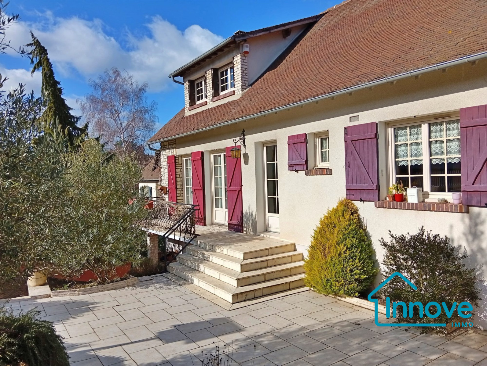 
                                                Vente
                                                 Maison familiale - 10 min HOUDAN - Proche ANET