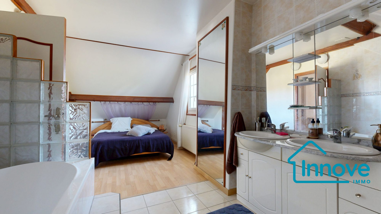 
                                                Vente
                                                 Maison familiale - 10 min HOUDAN - Proche ANET