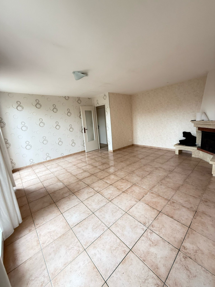 
                                                Vente
                                                 🏡 Maison Familiale 130mètres carrés avec Jardin