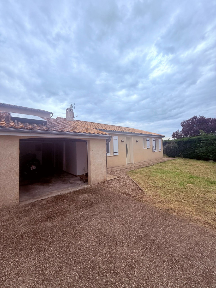 
                                                Vente
                                                 🏡 Maison Familiale 130mètres carrés avec Jardin