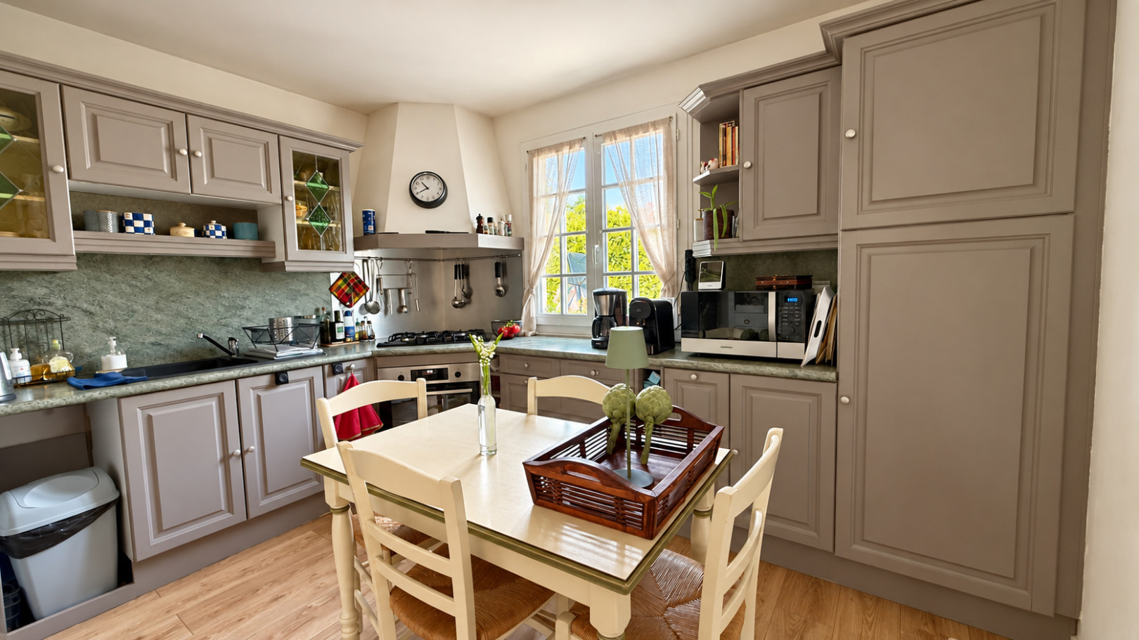 
                                                Vente
                                                 Maison familiale 135m² avec garage et jardin
