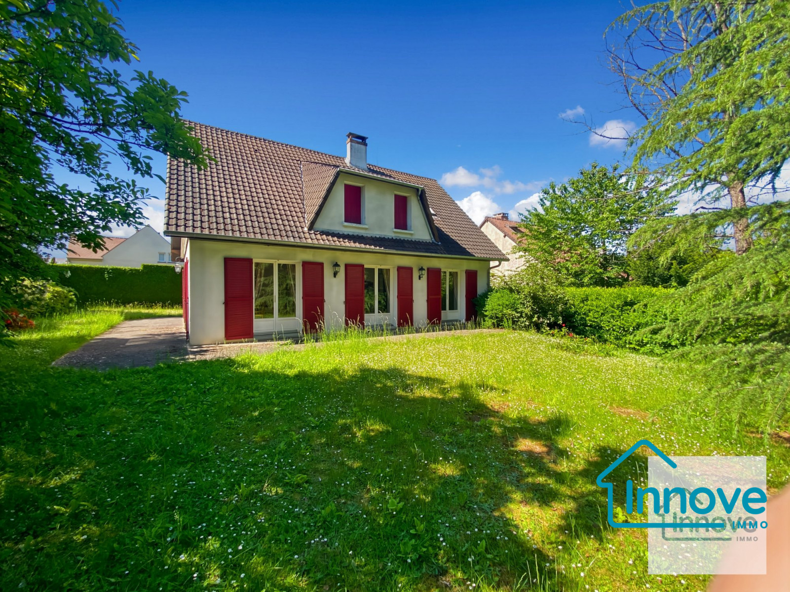 
                                                Vente
                                                 maison familiale - 142 m² - 4 chambres