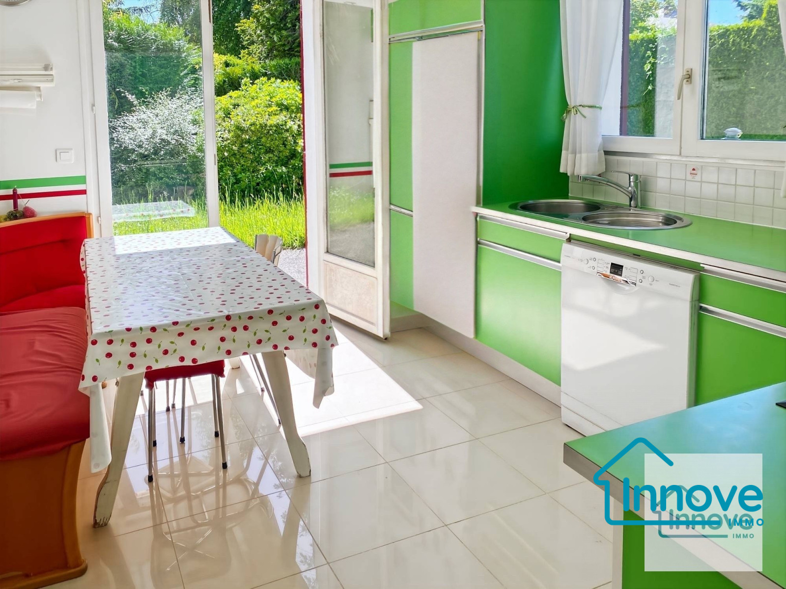 
                                                Vente
                                                 maison familiale - 142 m² - 4 chambres