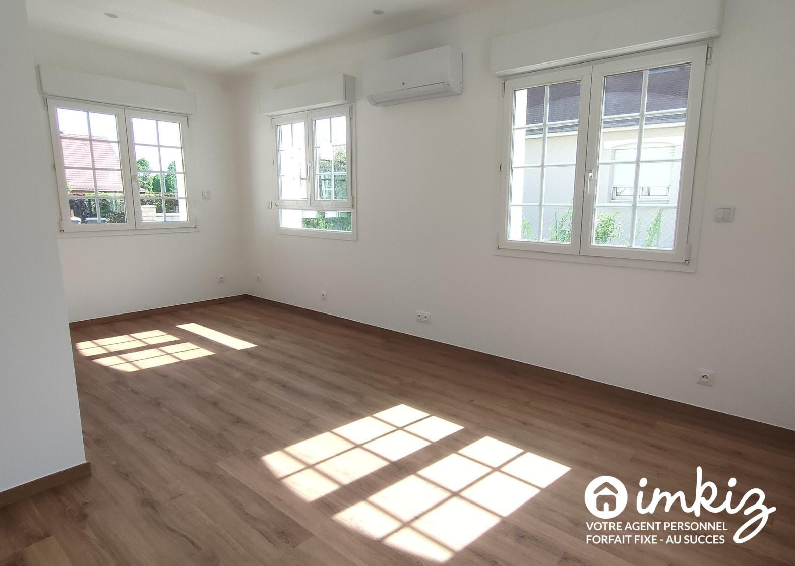 
                                                Vente
                                                 Maison familiale -155 m²- DPE A - sous sol complet