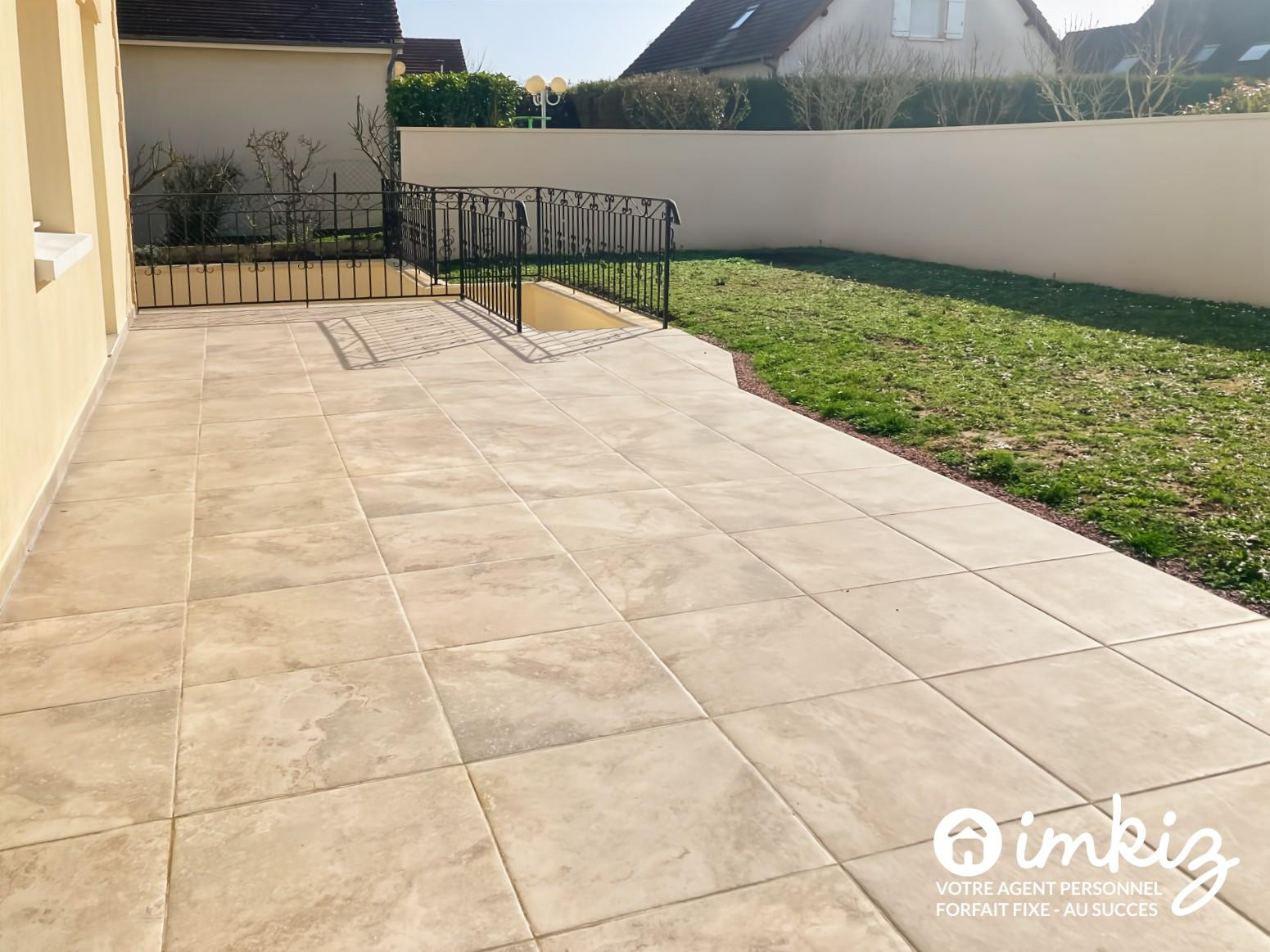 
                                                Vente
                                                 Maison familiale -155 m²- DPE A - sous sol complet