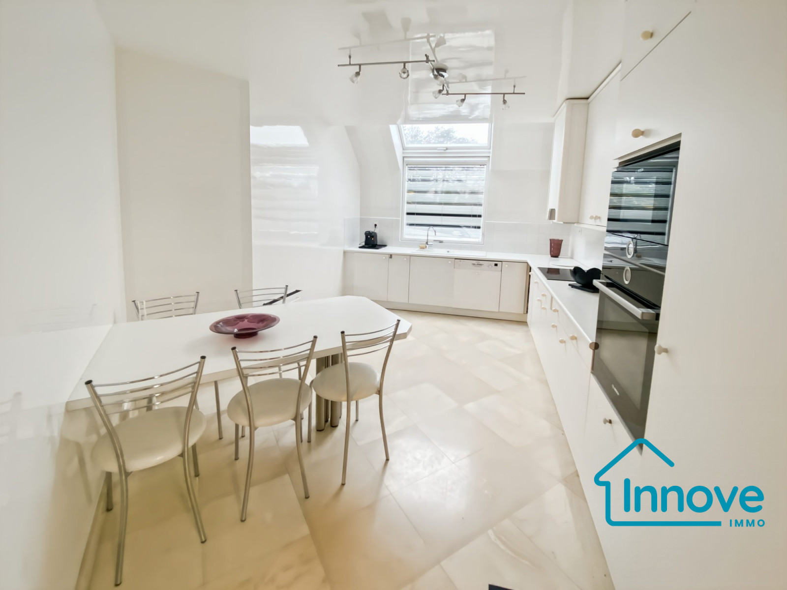 
                                                Vente
                                                 MAISON FAMILIALE- 172 m²_ 5 chambres- 100 m de la mer