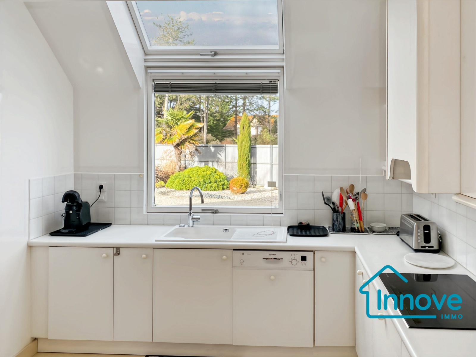 
                                                Vente
                                                 MAISON FAMILIALE- 172 m²_ 5 chambres- 100 m de la mer