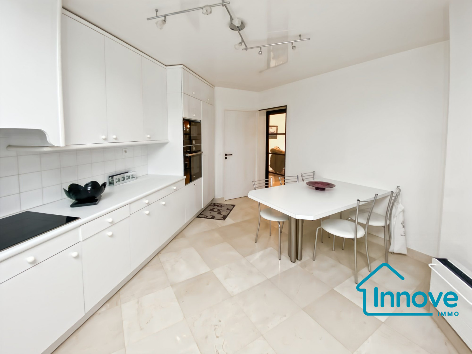 
                                                Vente
                                                 MAISON FAMILIALE- 172 m²_ 5 chambres- 100 m de la mer