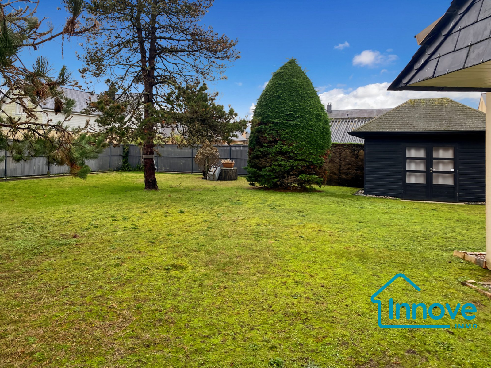 
                                                Vente
                                                 MAISON FAMILIALE- 172 m²_ 5 chambres- 100 m de la mer