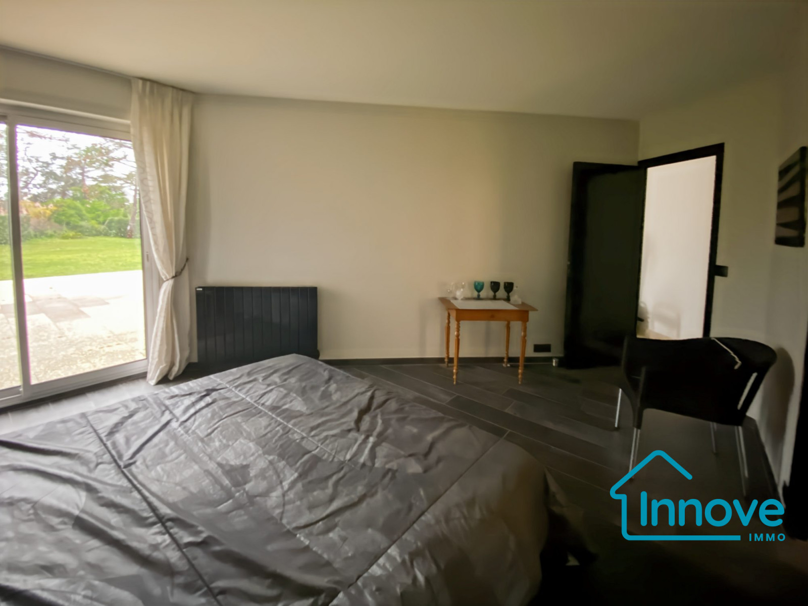 
                                                Vente
                                                 MAISON FAMILIALE- 172 m²_ 5 chambres- 100 m de la mer