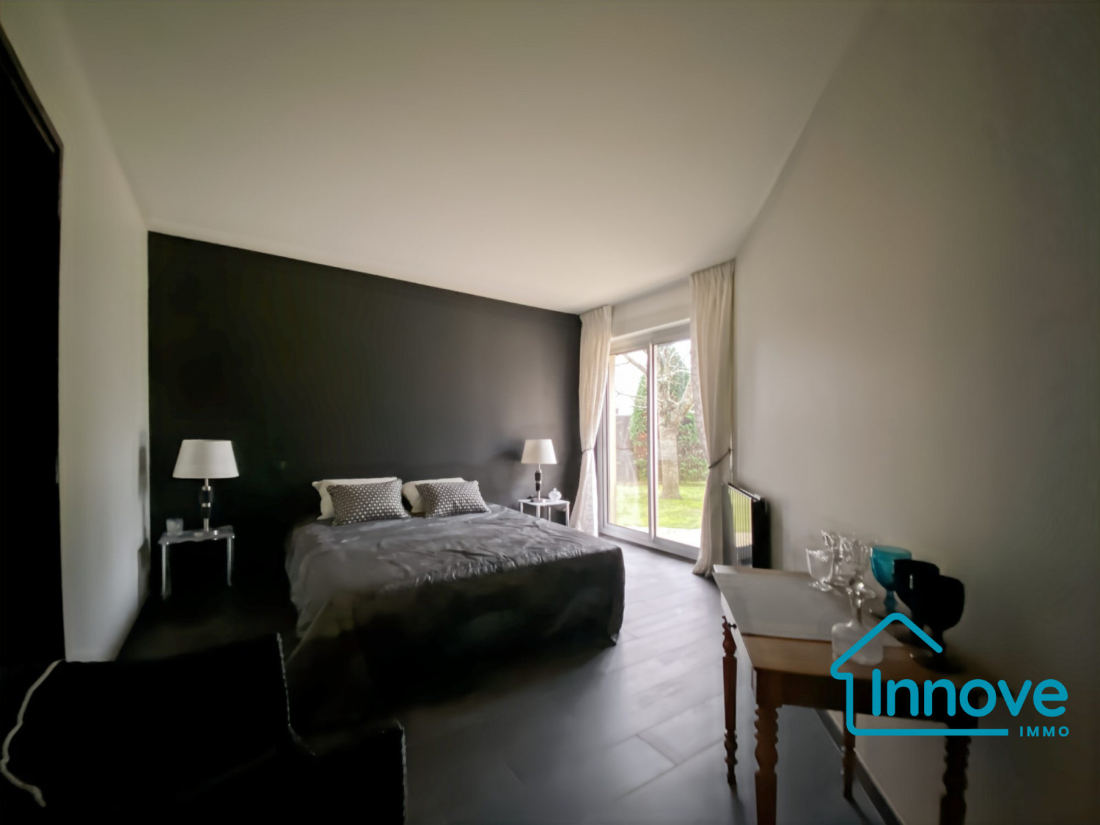 
                                                Vente
                                                 MAISON FAMILIALE- 172 m²_ 5 chambres- 100 m de la mer