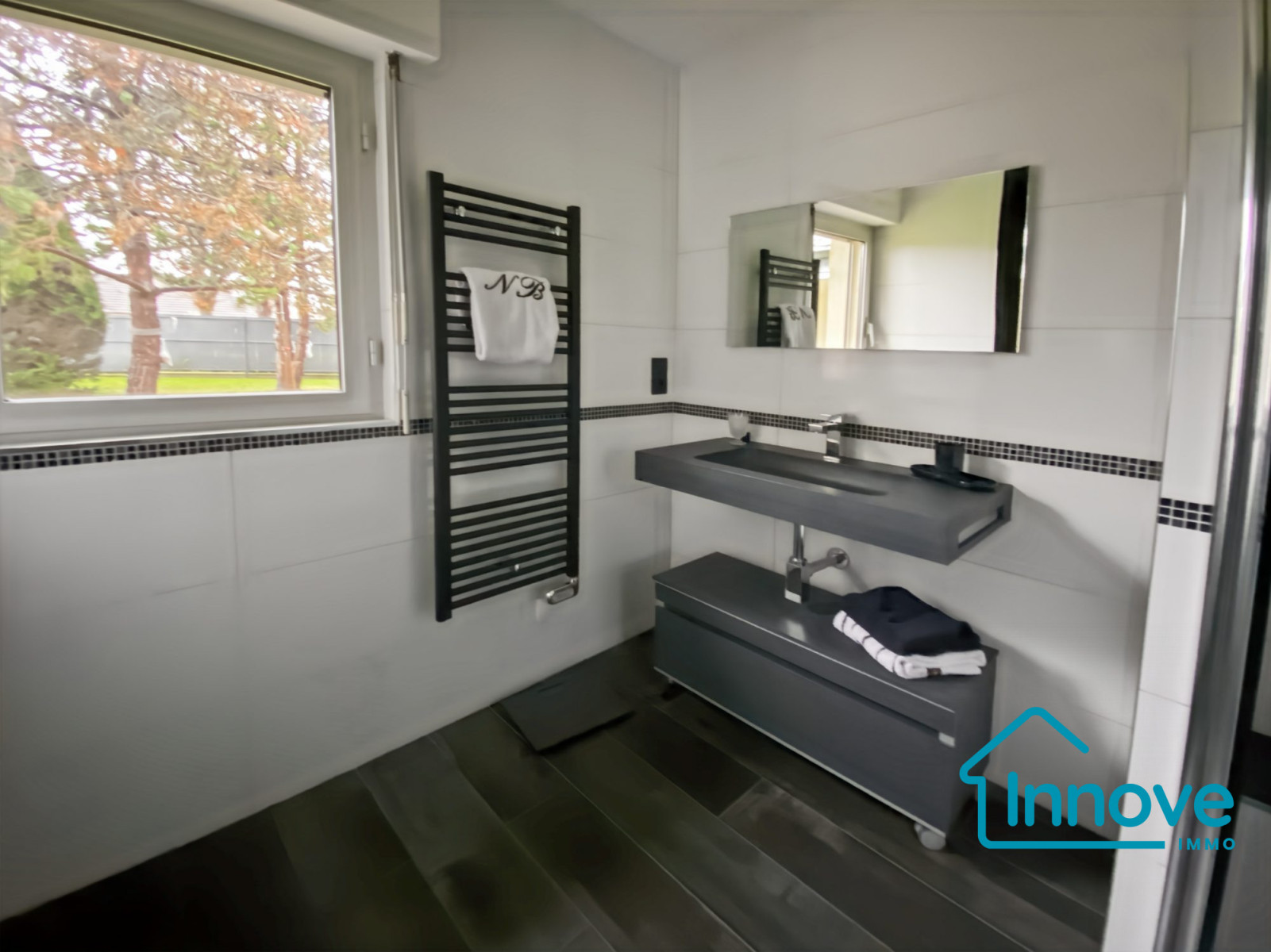 
                                                Vente
                                                 MAISON FAMILIALE- 172 m²_ 5 chambres- 100 m de la mer