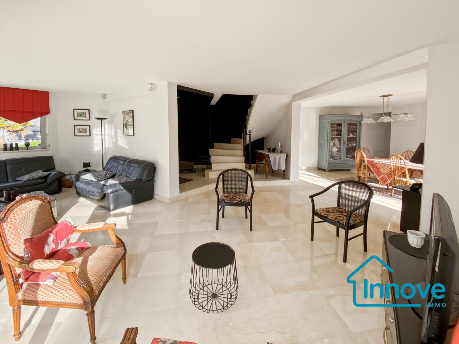 
                                                Vente
                                                 MAISON FAMILIALE- 172 m²_ 5 chambres- 100 m de la mer