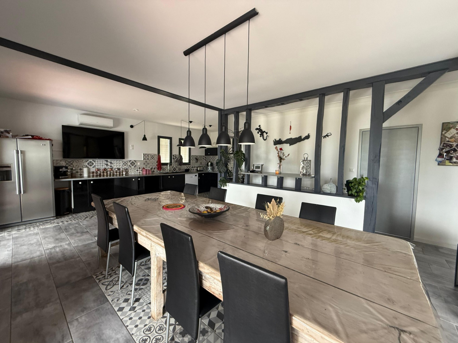 
                                                Vente
                                                 Maison familiale 183 m2 et studio indépendant
