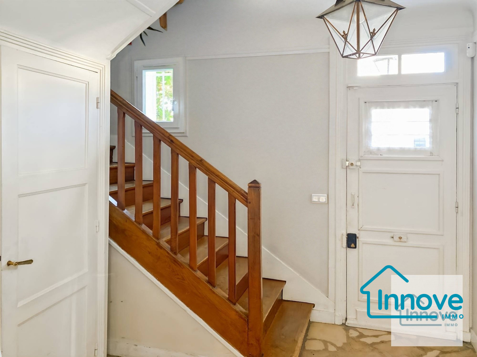 
                                                Vente
                                                 MAISON FAMILIALE - 203 m²-7 chambres