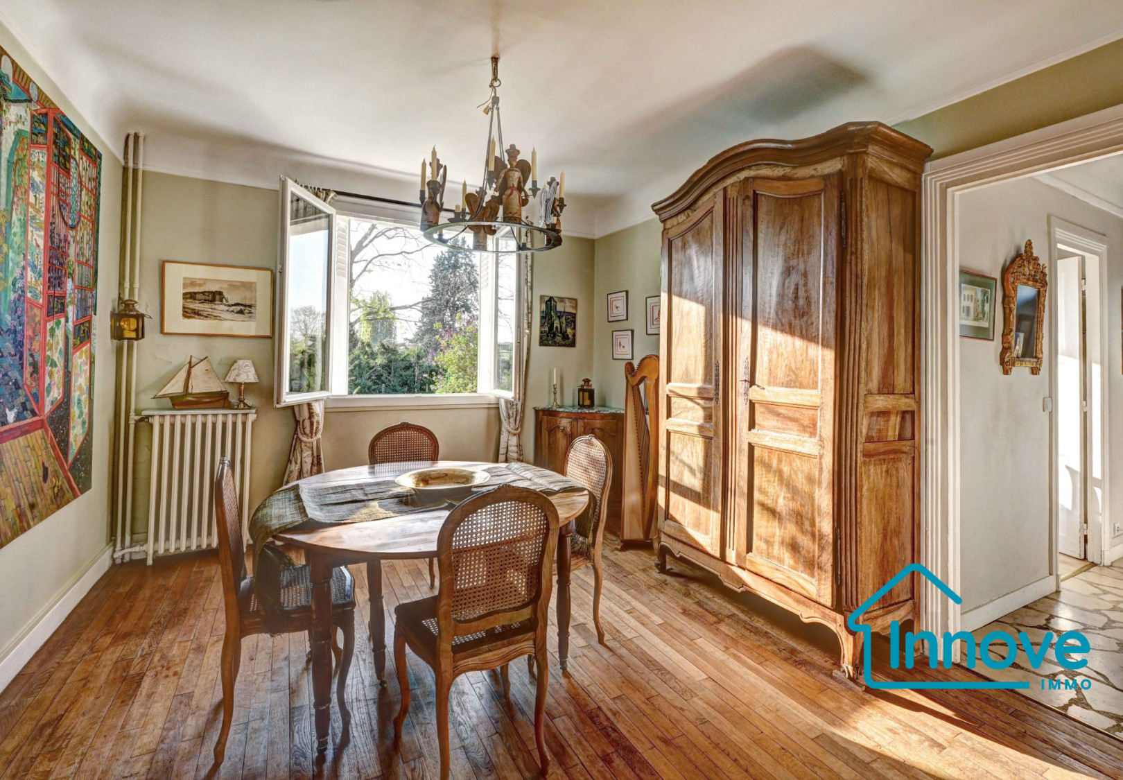 
                                                Vente
                                                 MAISON FAMILIALE - 203 m²-7 chambres