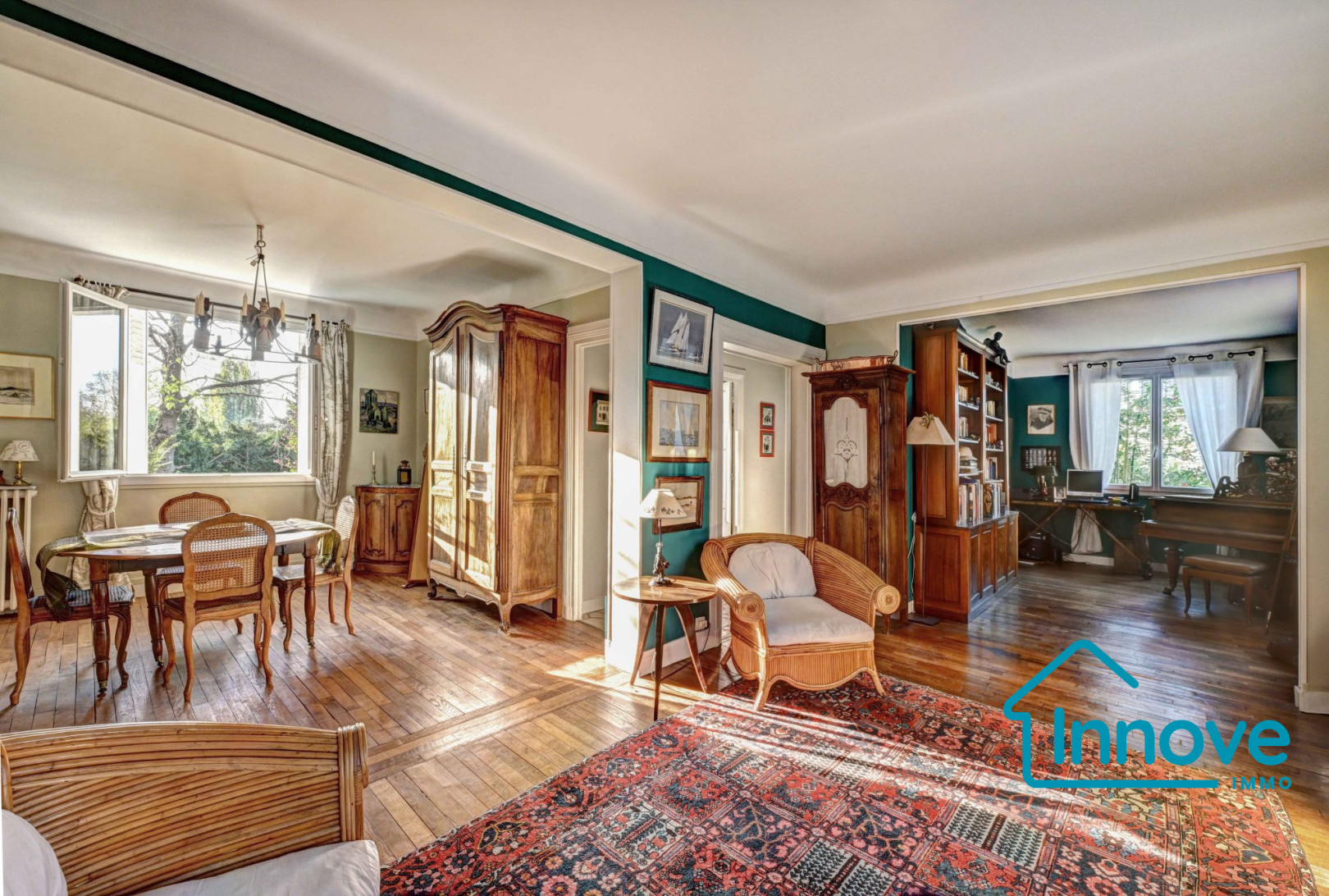 
                                                Vente
                                                 MAISON FAMILIALE - 203 m²-7 chambres