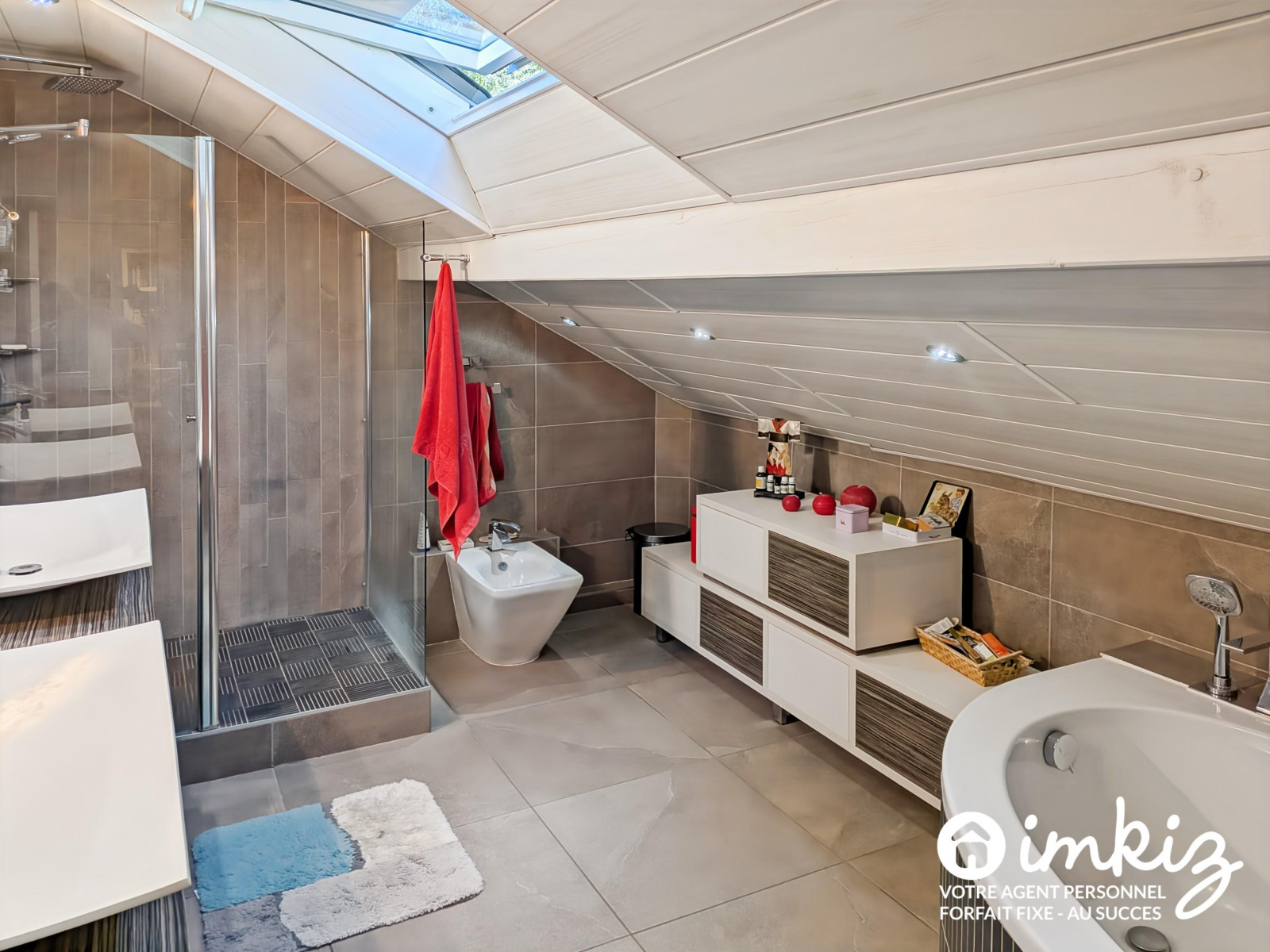 
                                                Vente
                                                 Maison familiale 224 m² avec piscine chauffée