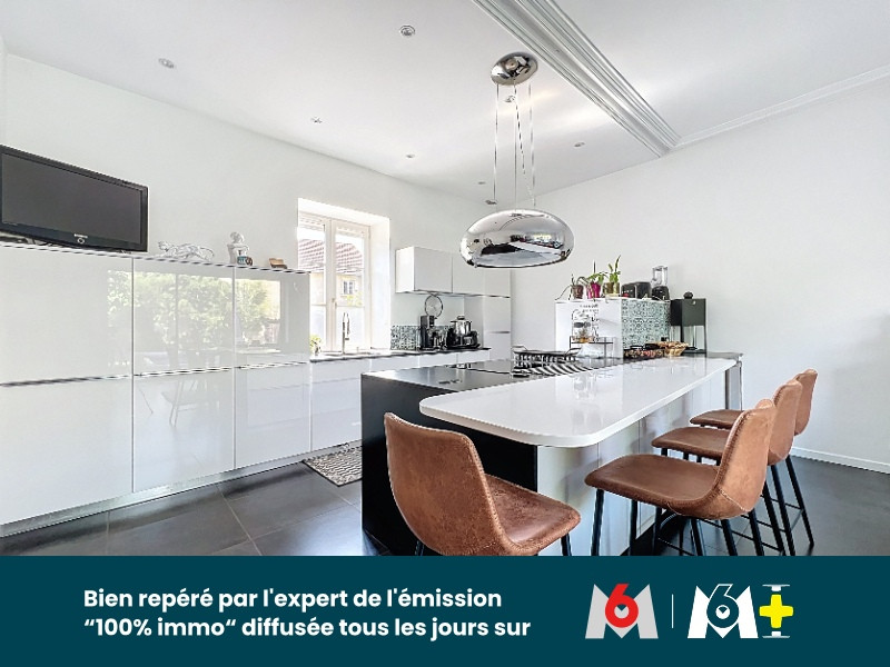 
                                                Vente
                                                 Maison familiale 278 m2 + loft 52m2