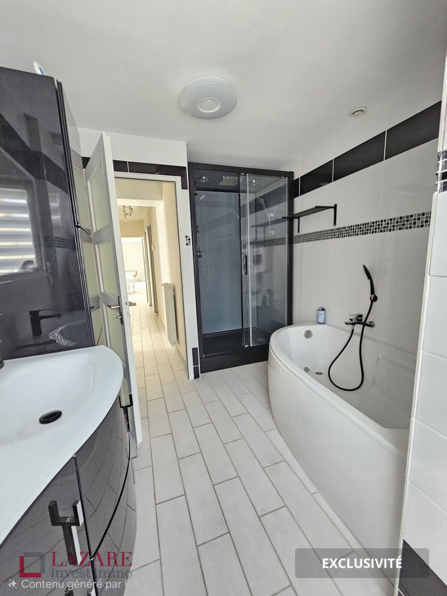 
                                                Vente
                                                 Maison familiale 3/4 chambre avec dépendances