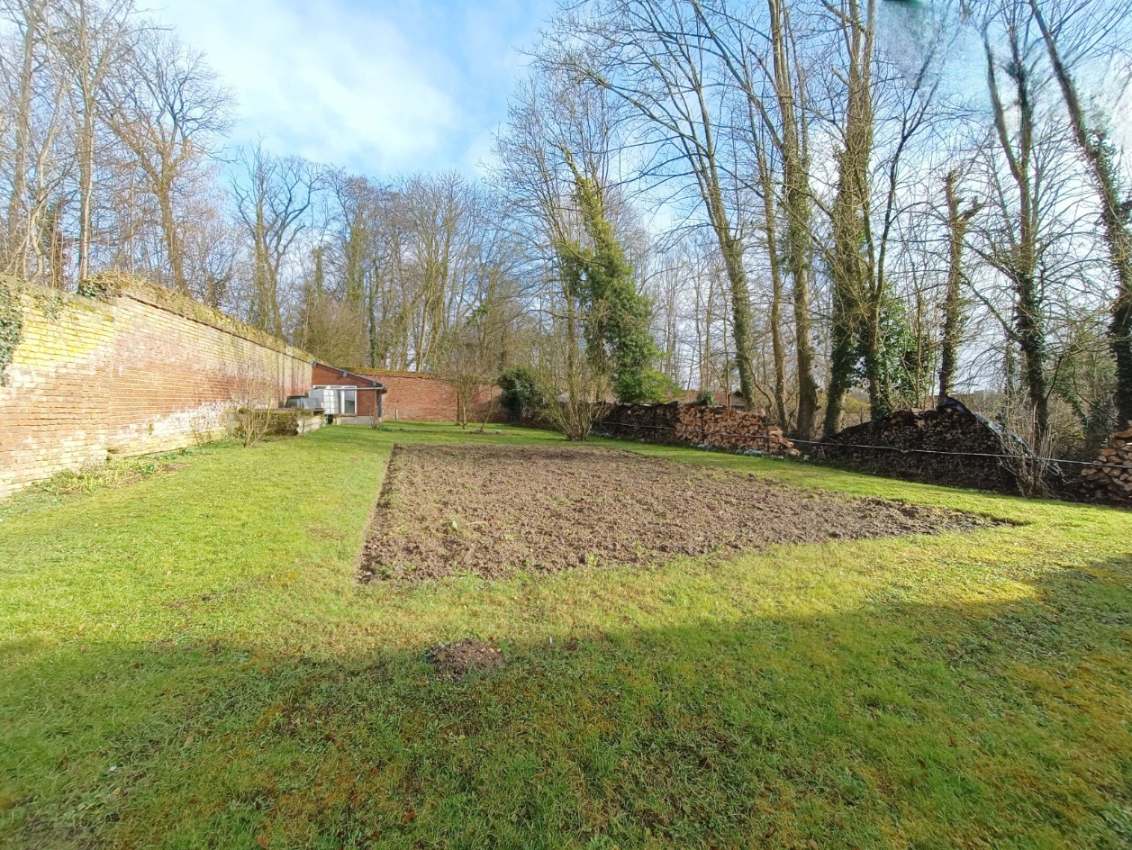 
                                                Vente
                                                 Maison familiale, 3 chambres, dépendances, terrain