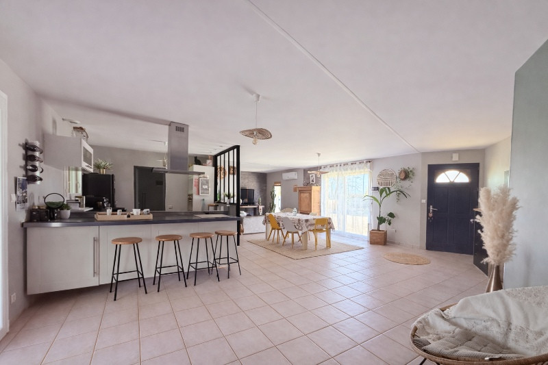 
                                                Vente
                                                 Maison familiale 4 CHAMBRES et un bureau avec appartement T2 indépendant, véranda et grand jardin – Saint-Pierre-d’Eyraud