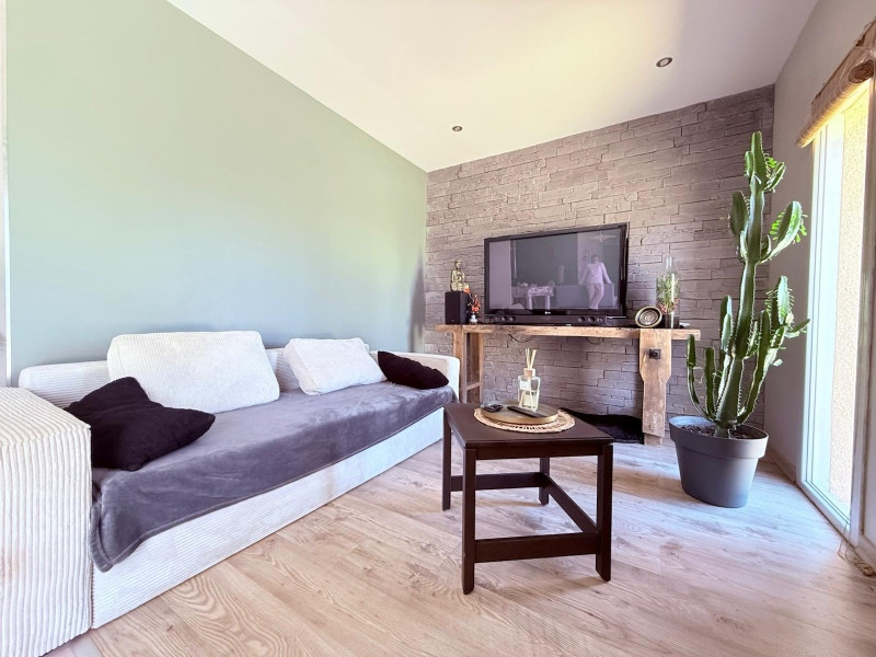 
                                                Vente
                                                 Maison familiale 4 CHAMBRES et un bureau avec appartement T2 indépendant, véranda et grand jardin – Saint-Pierre-d’Eyraud