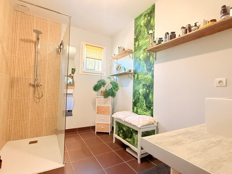 
                                                Vente
                                                 Maison familiale 4 CHAMBRES et un bureau avec appartement T2 indépendant, véranda et grand jardin – Saint-Pierre-d’Eyraud