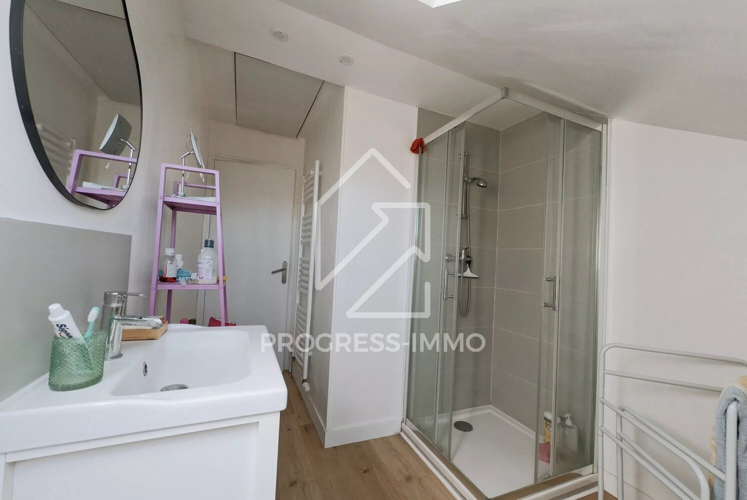 
                                                Vente
                                                 Maison familiale 5 chambres, 140m² sur 398m²