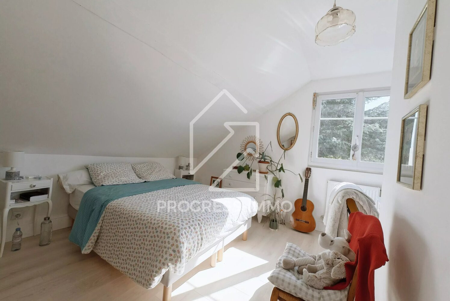 
                                                Vente
                                                 Maison familiale 5 chambres, 140m² sur 398m²