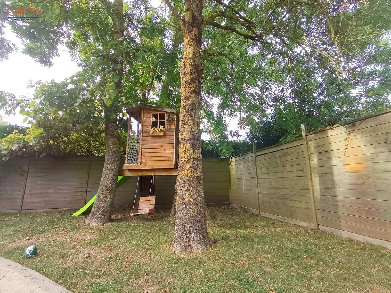 
                                                Vente
                                                 Maison familiale 5 chambres, belles prestations