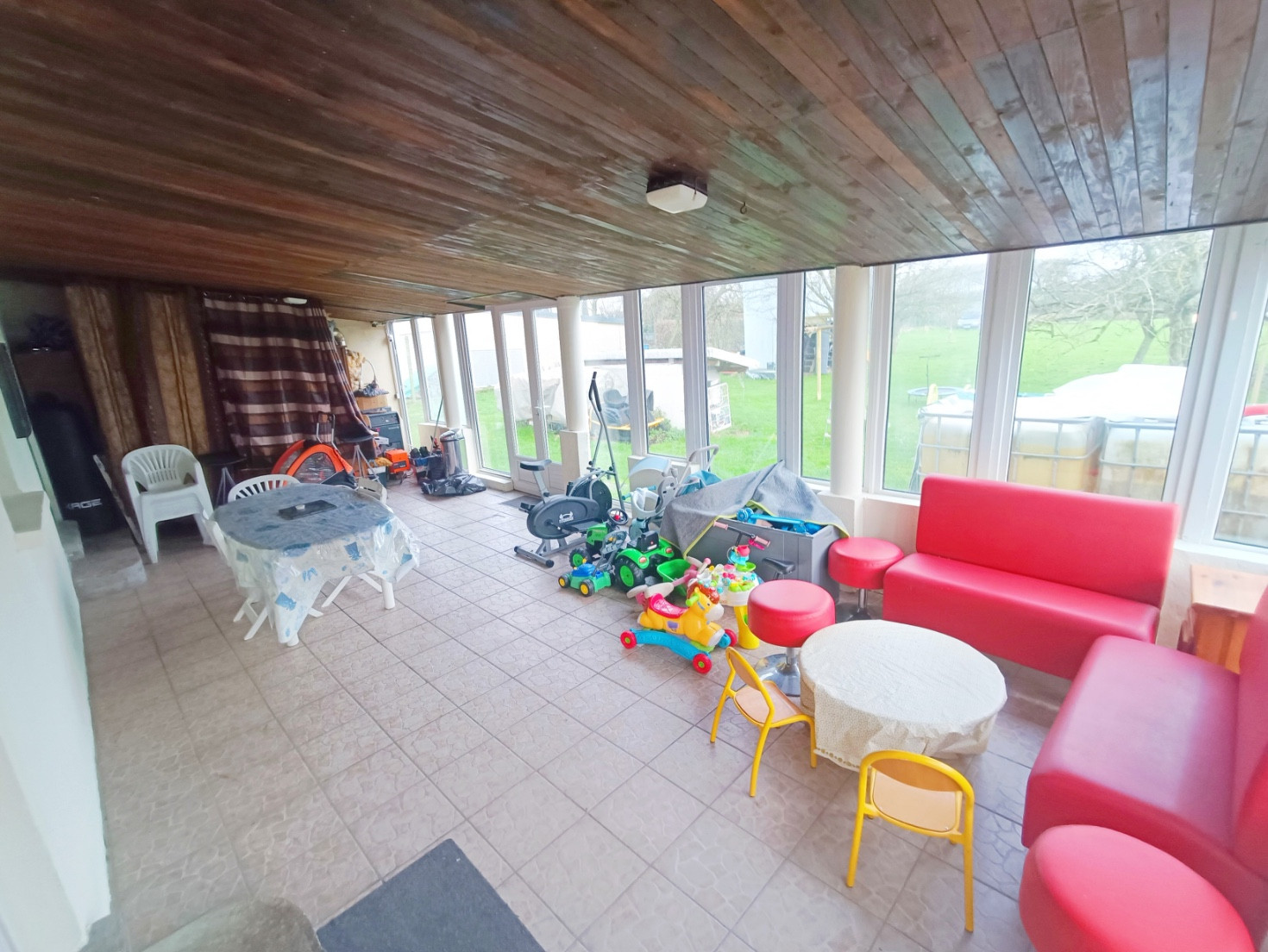 
                                                Vente
                                                 Maison familiale 5 chambres et jardin