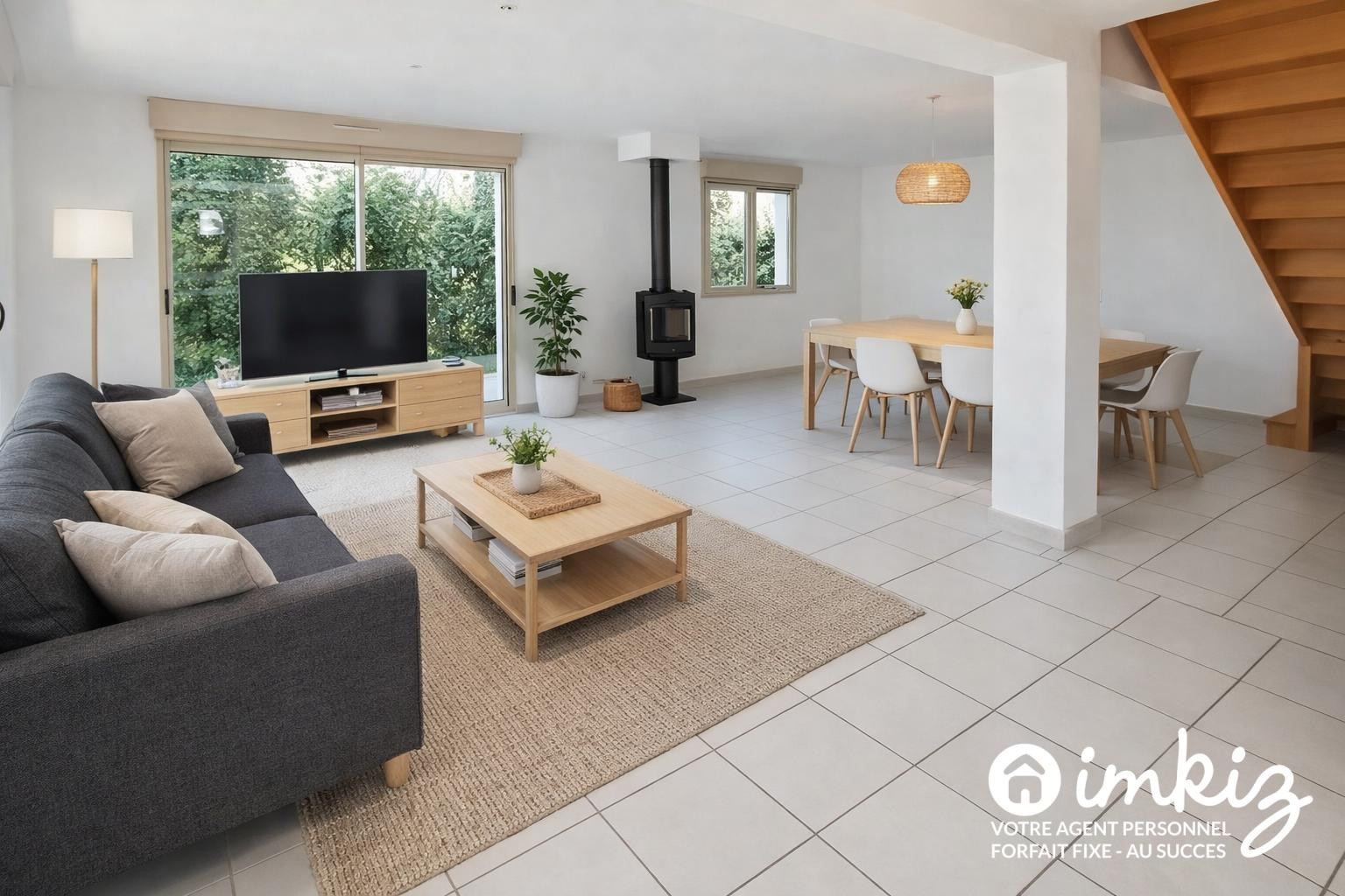 
                                                Vente
                                                 Maison familiale 5 p 109 m² avec garage + carport