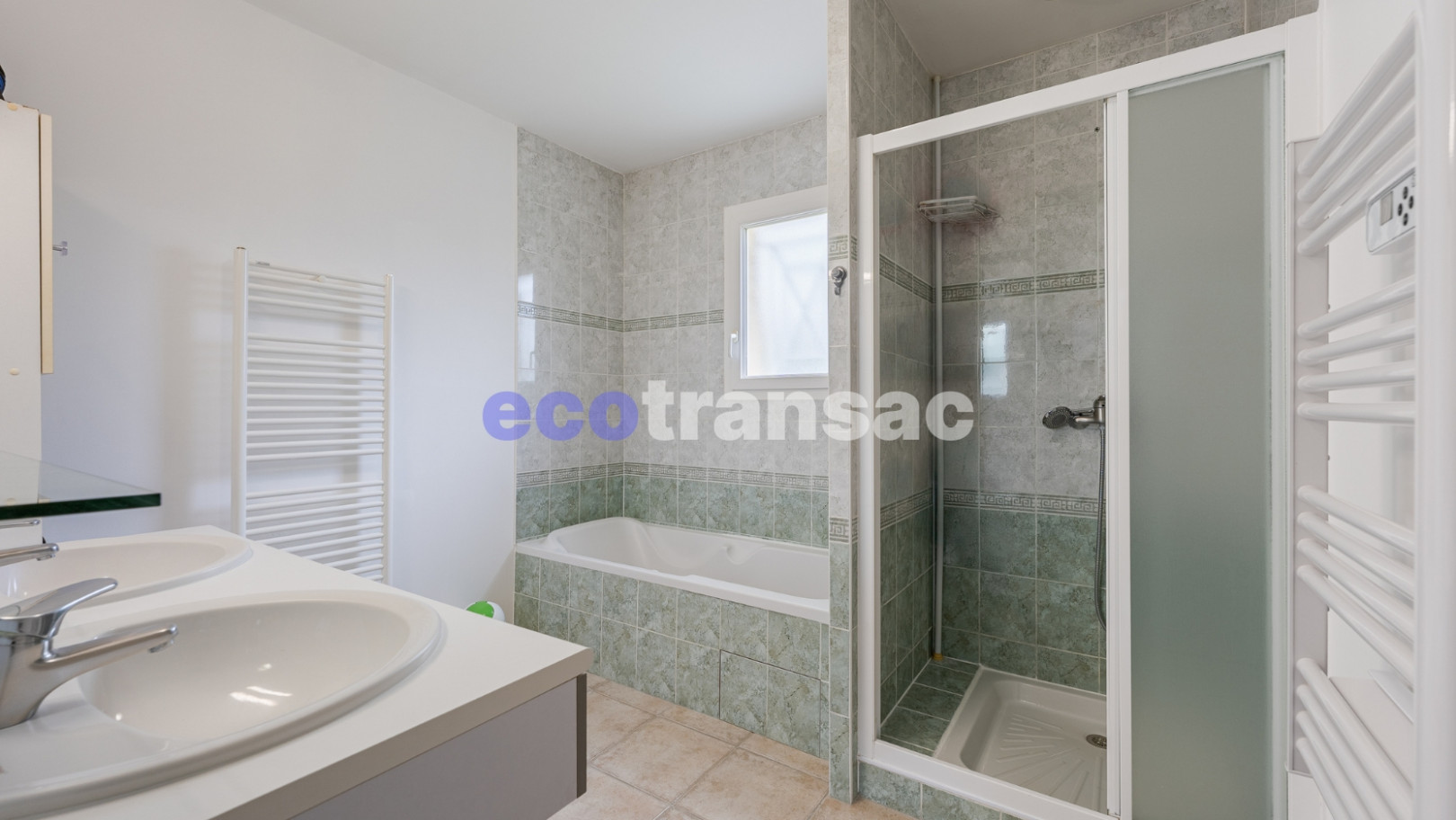 
                                                Vente
                                                 Maison familiale 5 pièces 113 m² de plain-pied.
