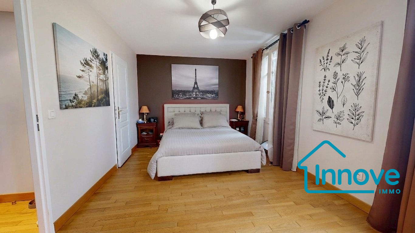 
                                                Vente
                                                 Maison familiale 5 pièces avec jardin, double box - Le Chesnay-