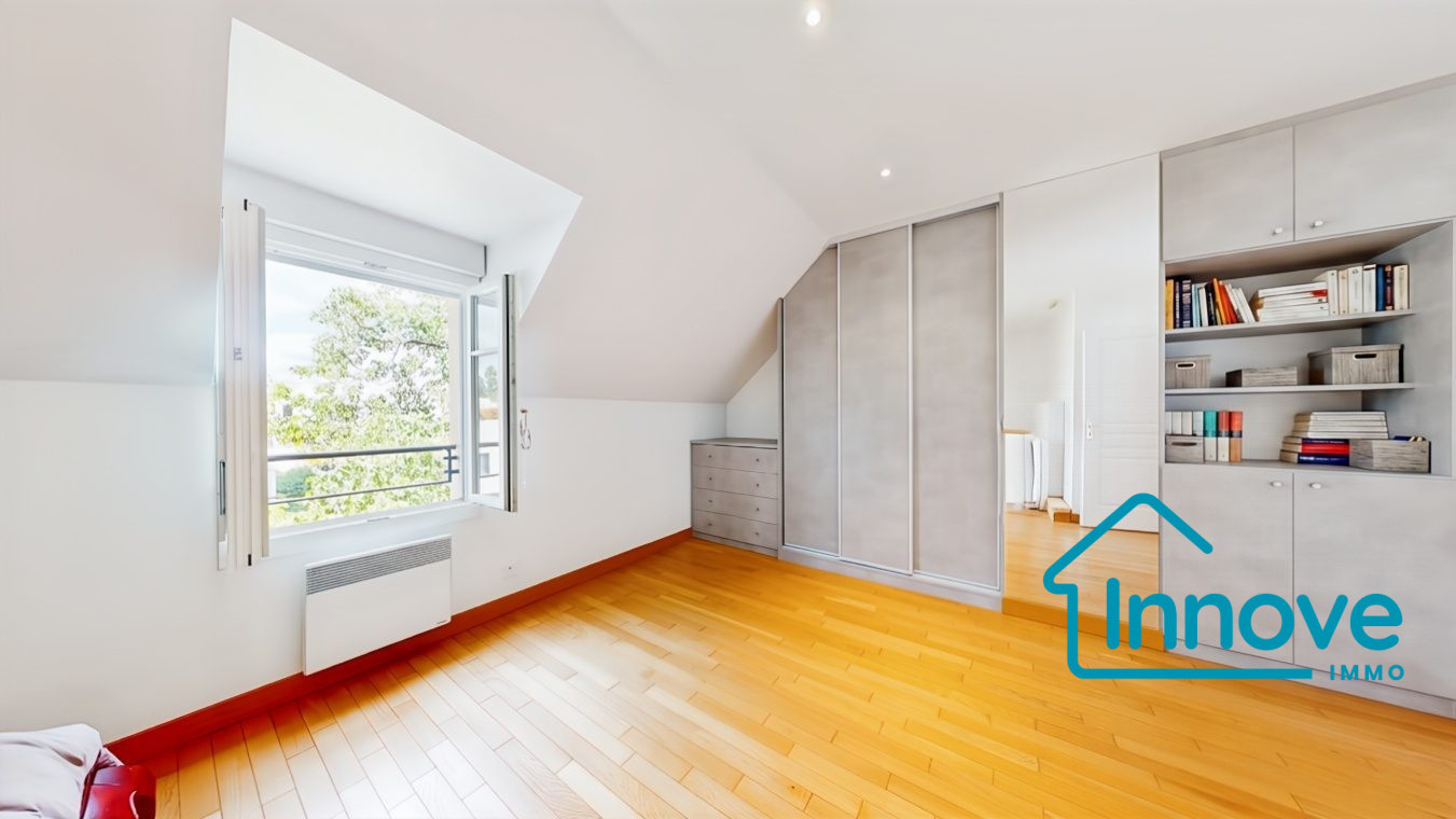 
                                                Vente
                                                 Maison familiale 5 pièces avec jardin, double box - Le Chesnay-