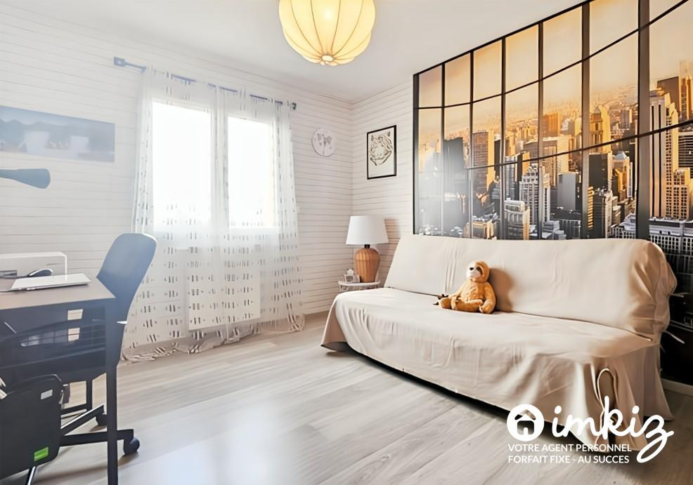 
                                                Vente
                                                 Maison familiale 5 pièces avec piscine
