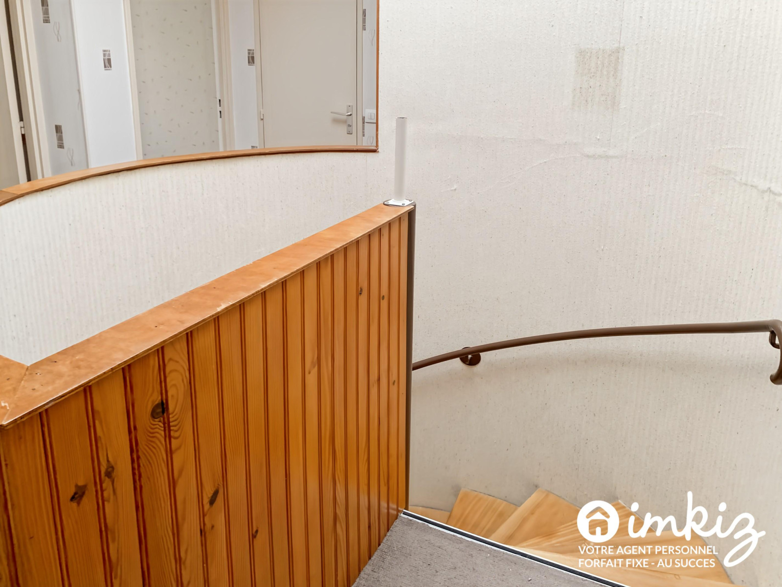 
                                                Vente
                                                 Maison familiale 5 pièces - quartier très calme