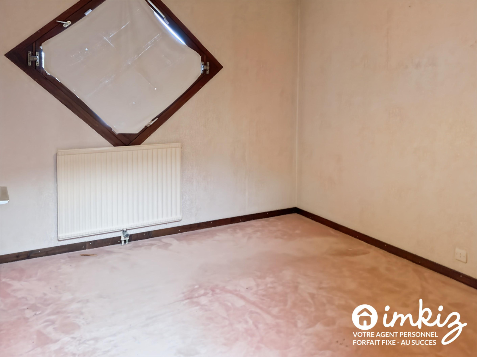 
                                                Vente
                                                 Maison familiale 5 pièces - quartier très calme