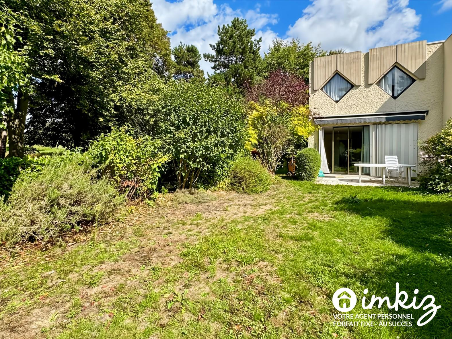 
                                                Vente
                                                 Maison familiale 5 pièces - quartier très calme