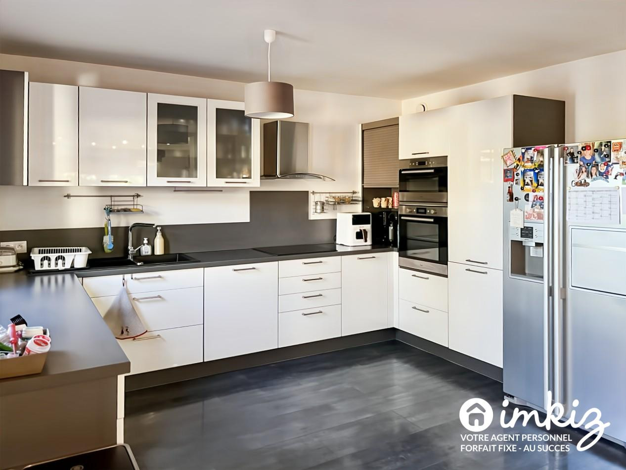 
                                                Vente
                                                 Maison familiale 6 chambres