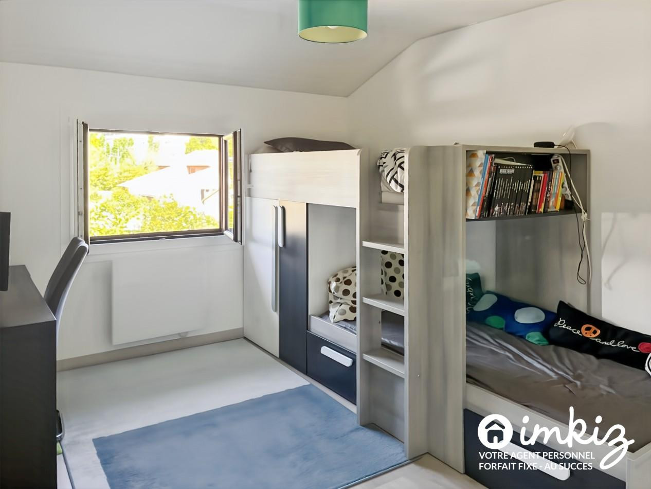
                                                Vente
                                                 Maison familiale 6 chambres