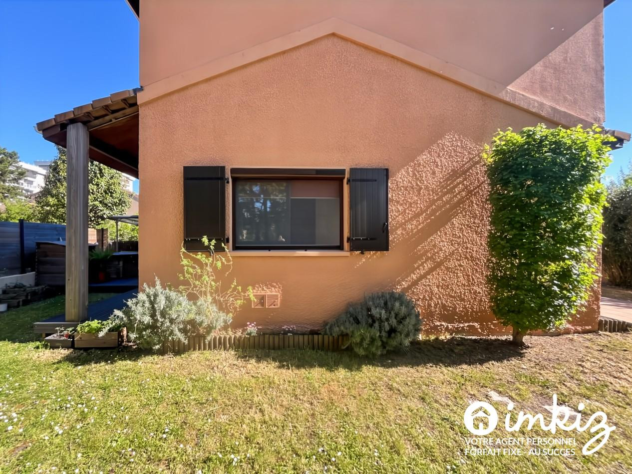 
                                                Vente
                                                 Maison familiale 6 chambres