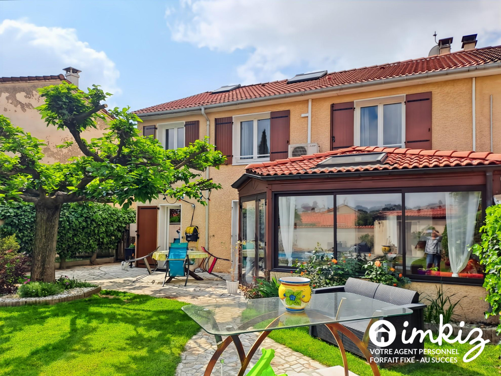 
                                                Vente
                                                 Maison familiale 6 pièces avec piscine et garage