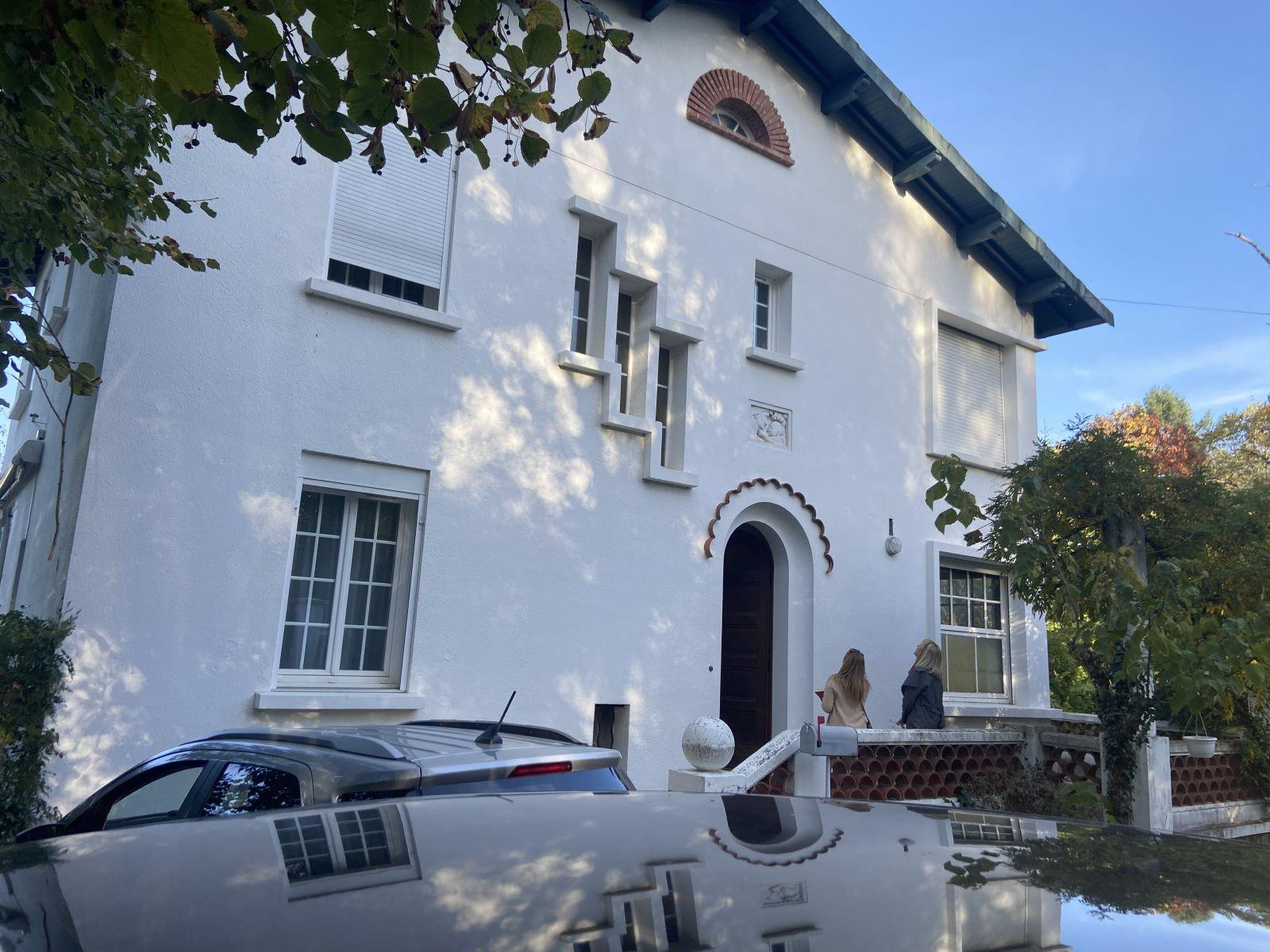
                                                Location
                                                 Maison familiale