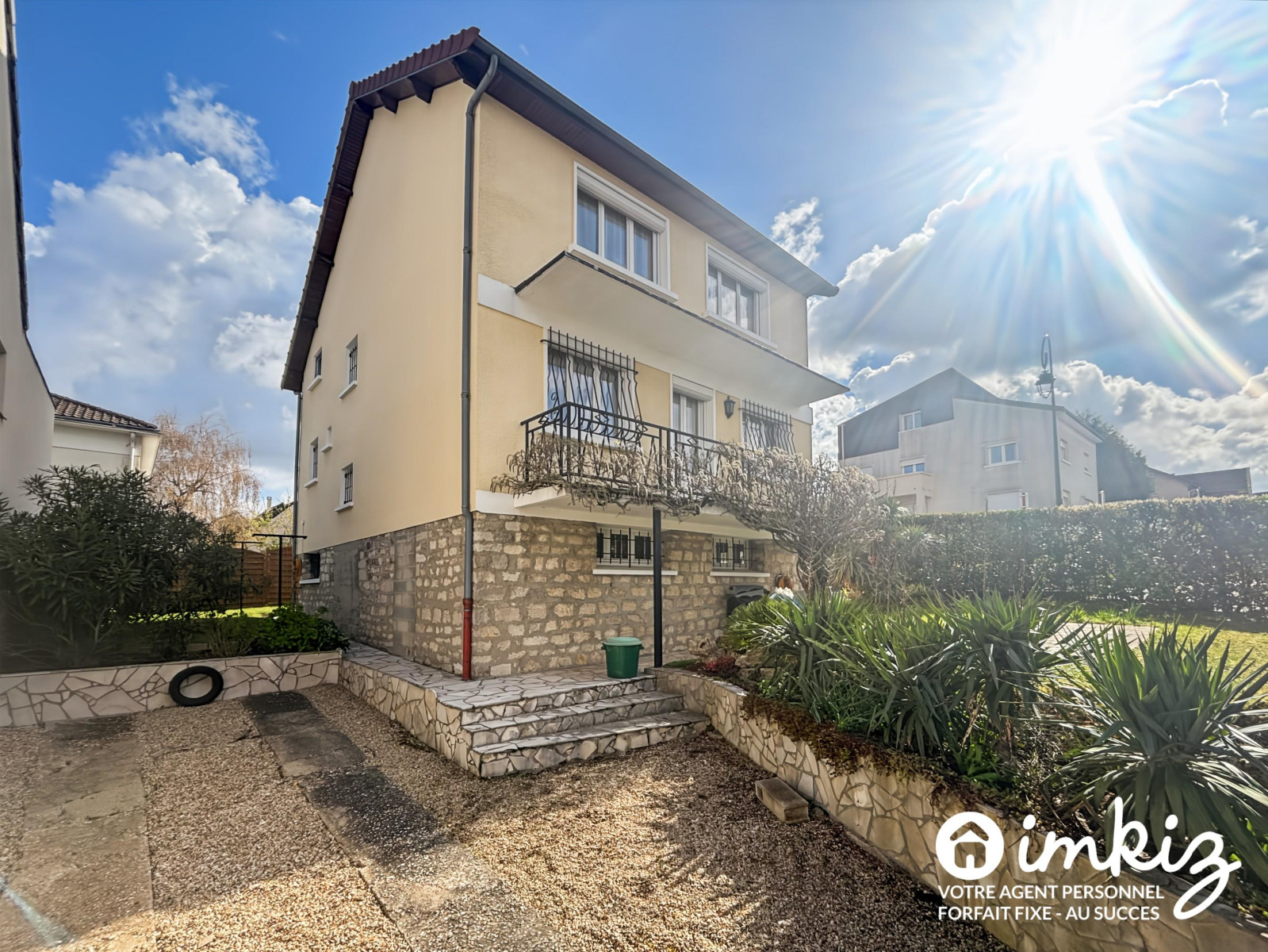 
                                                Vente
                                                 Maison familiale à 300m du RER B FONTAINE MICHALON