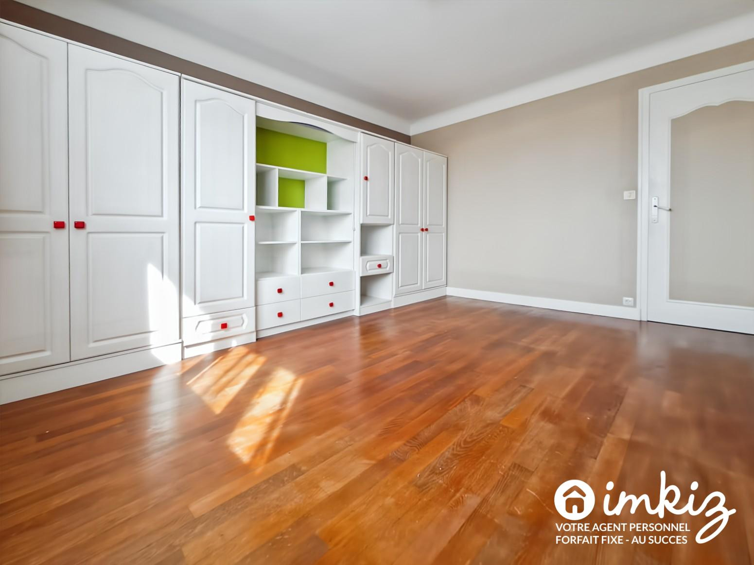 
                                                Vente
                                                 Maison familiale à 300m du RER B FONTAINE MICHALON