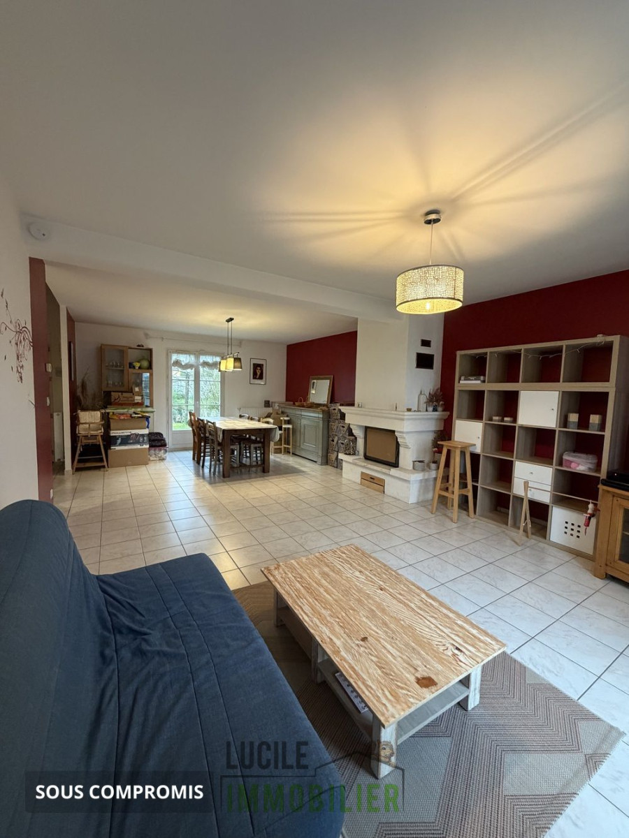 
                                                Vente
                                                 Maison familiale à Breuil-le-vert